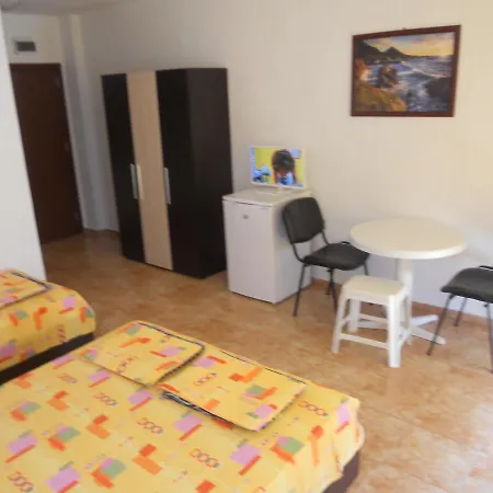 Aхтополис - подсигурено безплатно паркиране Гостевой дом 3*